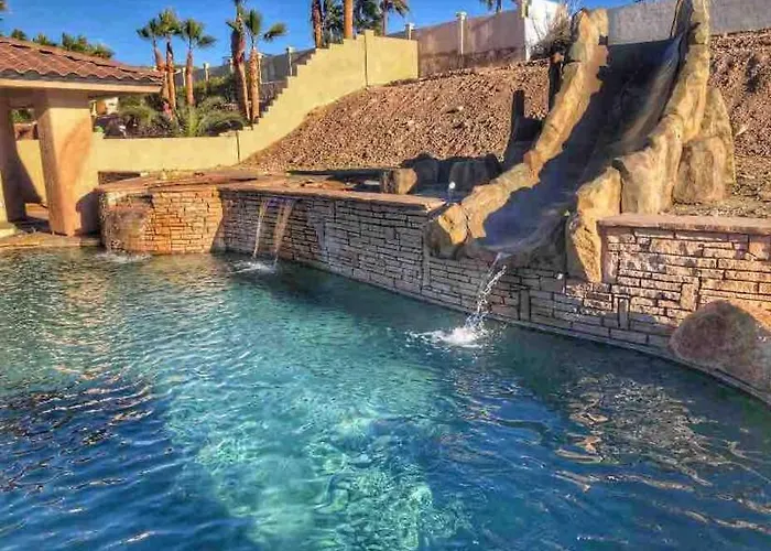 Ultimate Backyard-Pool/Spa. Slide. Lakeview. Ball
