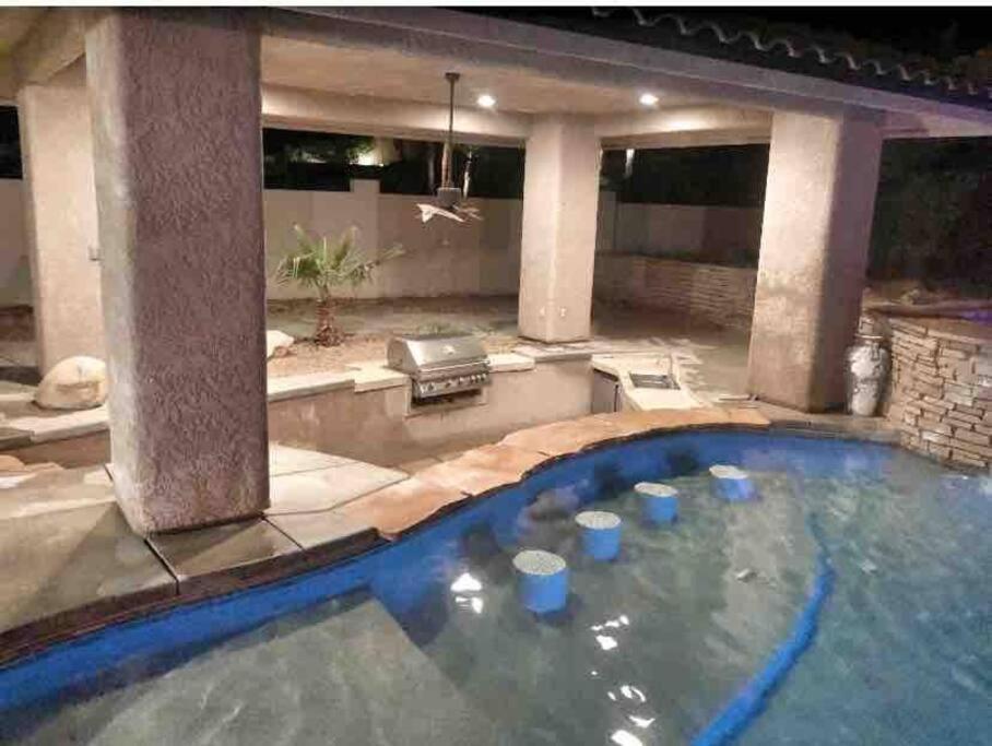 Holiday home Ultimate Backyard-pool/spa. Slide. Lakeview. Ball