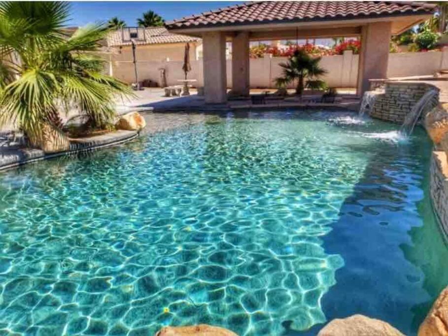 Ultimate Backyard-pool/spa. Slide. Lakeview. Ball Holiday home